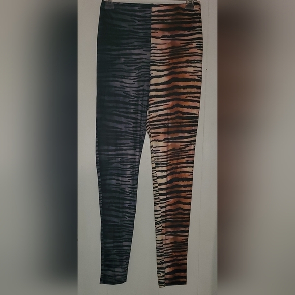 NWT Zebra Print Skinny 2 Piece Set - Picture 4 of 5